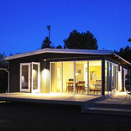 Holiday Home Stroby V Екстериор снимка